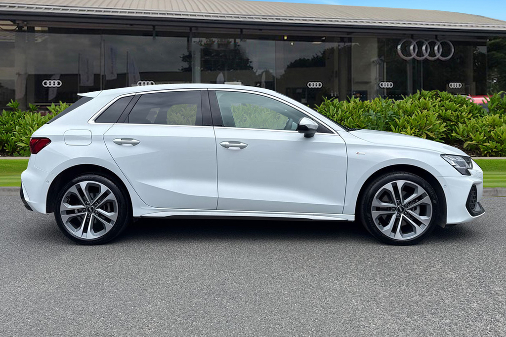 Audi A3 S Line Tfsi E 204 Ps S Tronic White #3