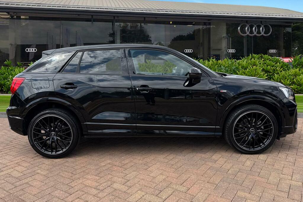 Audi Q2 Black Edition 35 Tfsi 150 Ps S Tronic Black #3