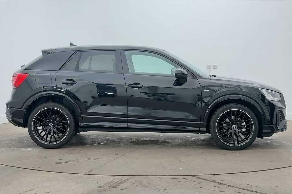 Audi Q2 Black Edition 35 Tfsi 150 Ps S Tronic Black #4