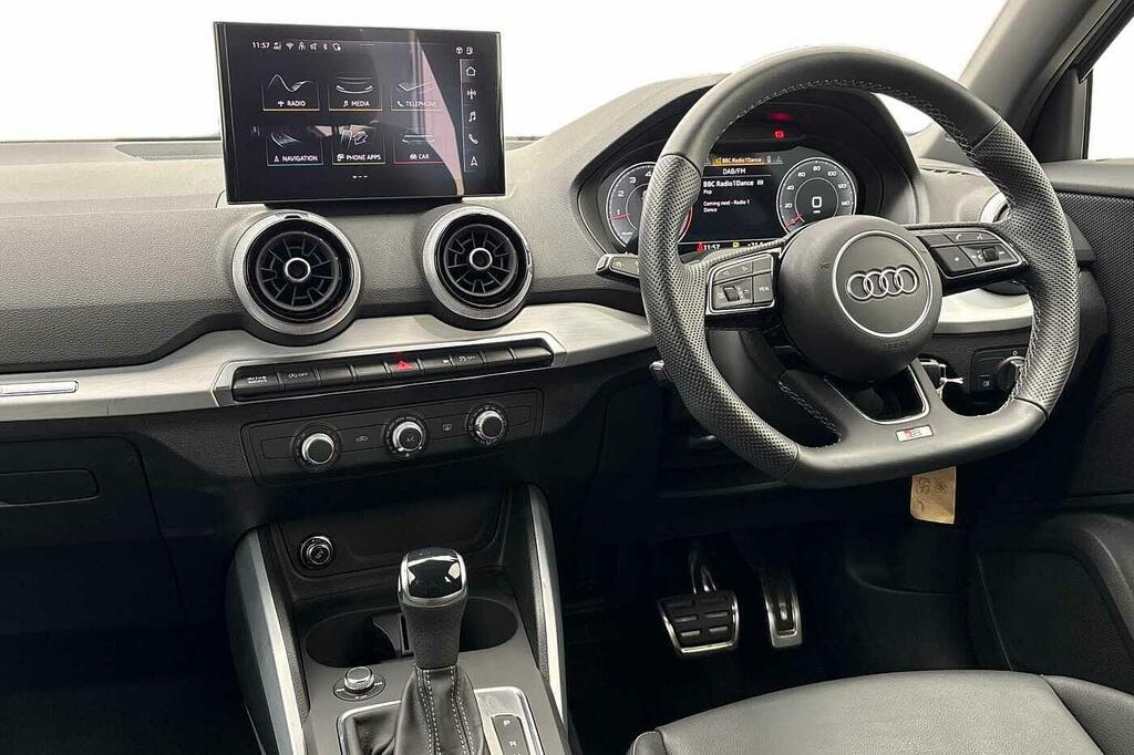 Audi Q2 Black Edition 35 Tfsi 150 Ps S Tronic Black #2