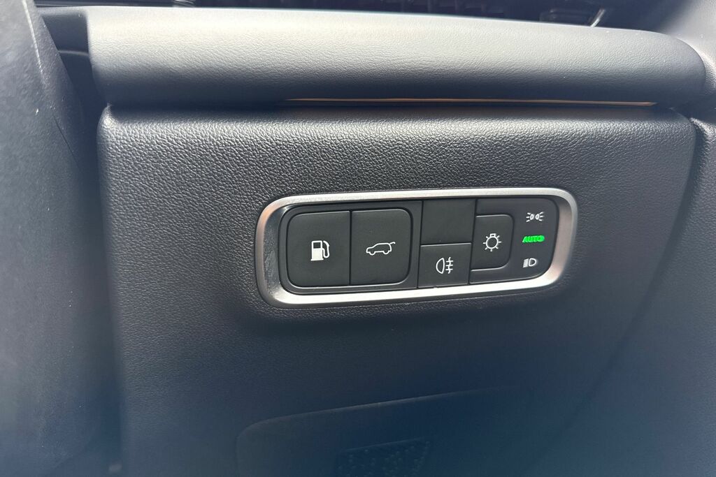 Omoda 7 1.5 1.5T Shs 18.4Kwh Knight Suv Plug-in White #49