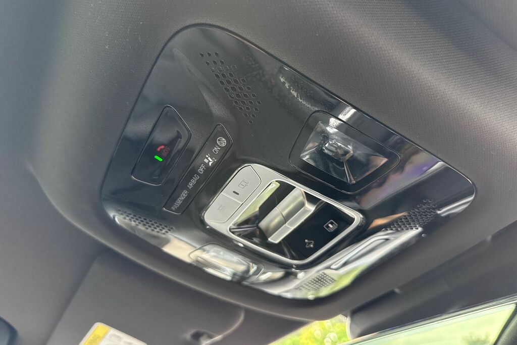 Omoda 7 1.5 1.5T Shs 18.4Kwh Knight Suv Plug-in White #60