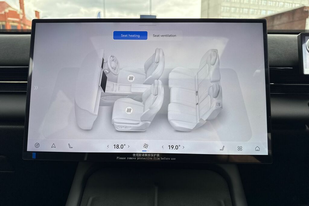 Omoda 7 1.5 1.5T Shs 18.4Kwh Knight Suv Plug-in White #62