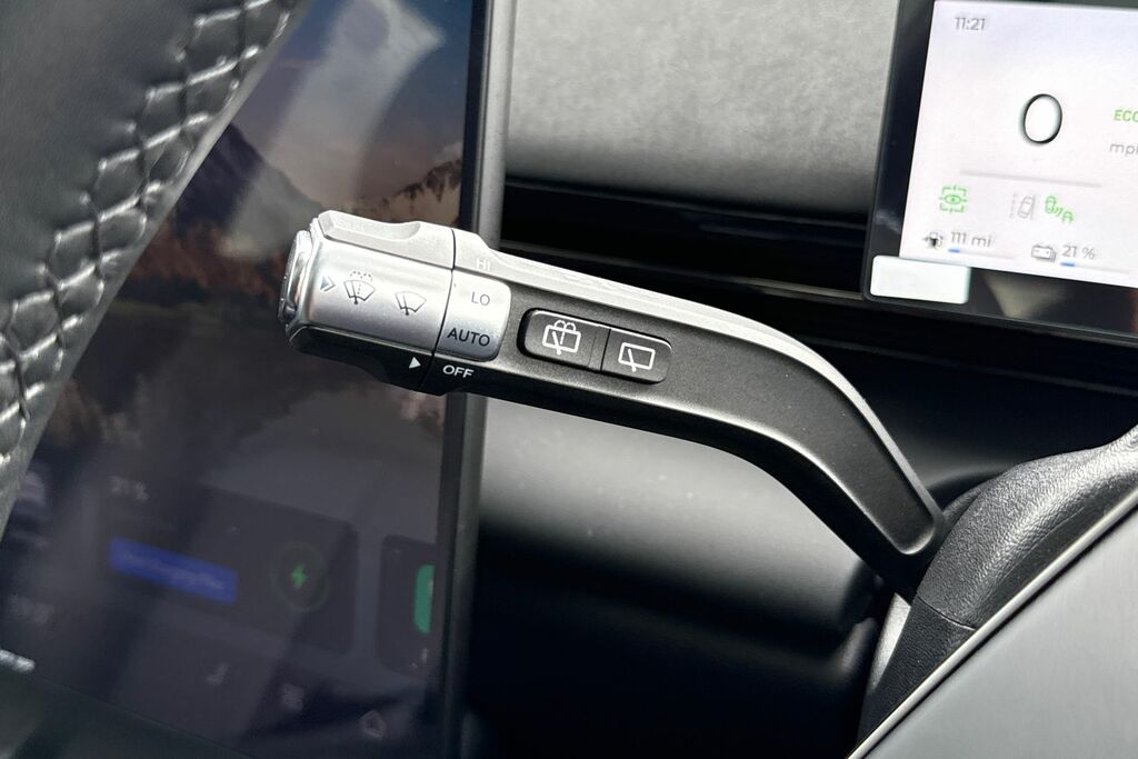 Omoda 7 1.5 1.5T Shs 18.4Kwh Knight Suv Plug-in White #53