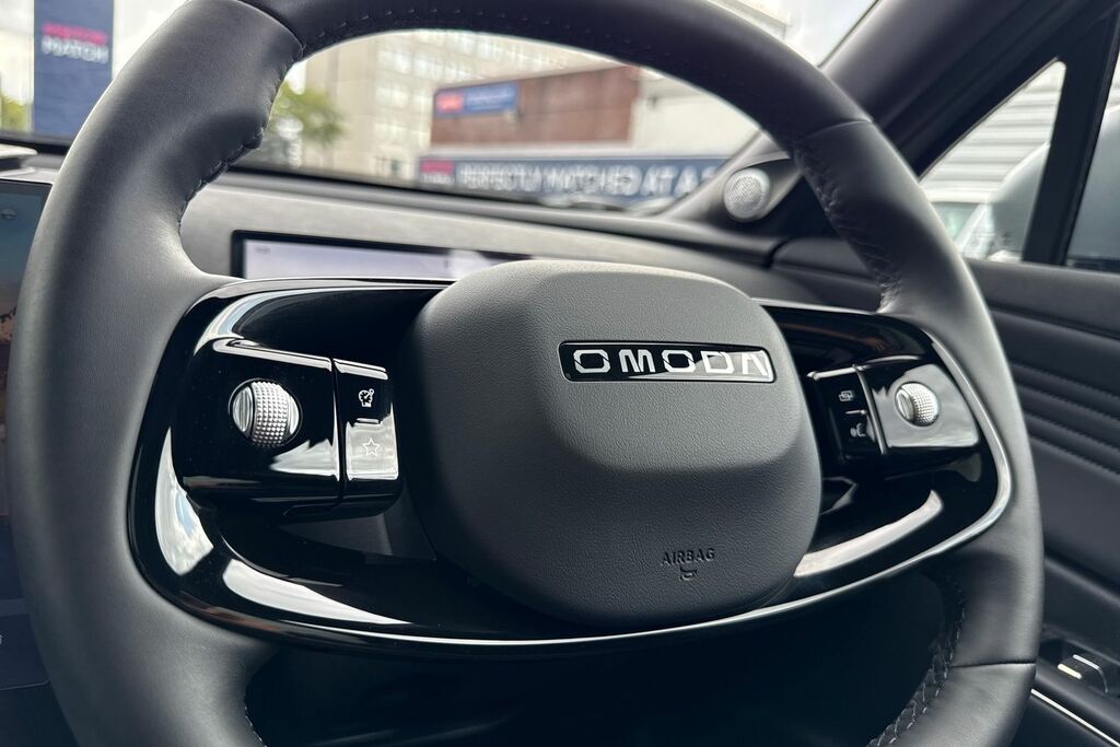 Omoda 7 1.5 1.5T Shs 18.4Kwh Knight Suv Plug-in White #51