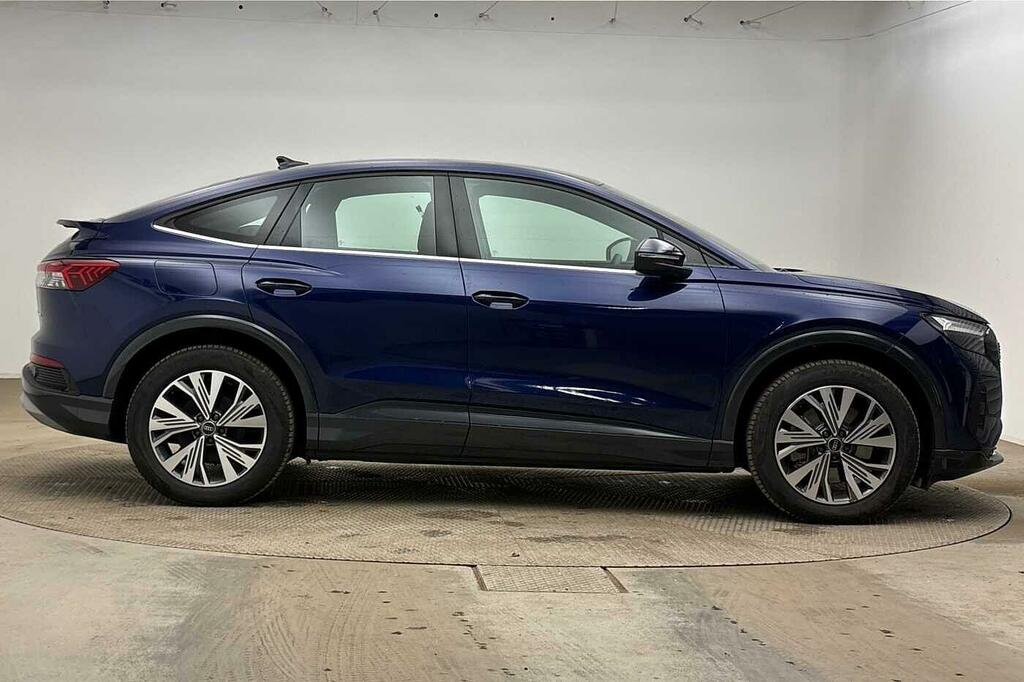 Audi Q4 E Tron Q4 Sportback Sport 40 E-tron 150,00 Kw Blue #4