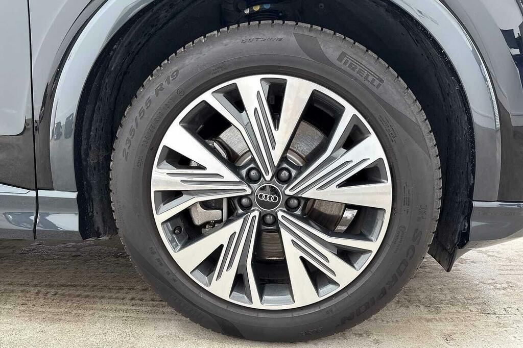 Audi Q4 E Tron Q4 Sportback Sport 40 E-tron 150,00 Kw Black #5