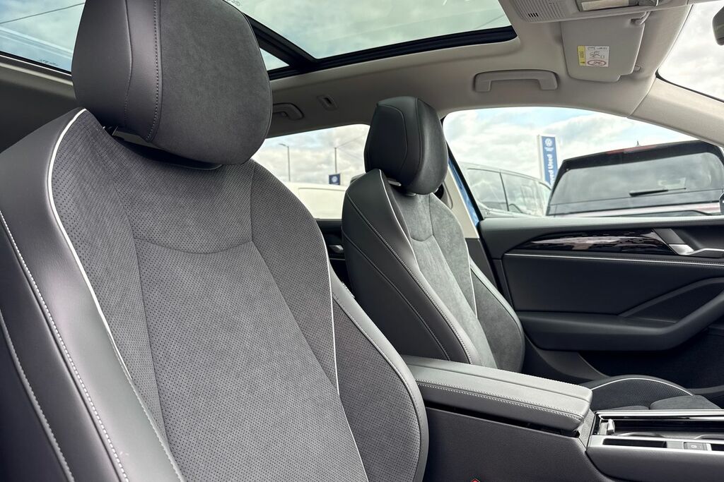 Volkswagen Passat 1.5 Etsi R-line Dsg 5 000 Miles #20