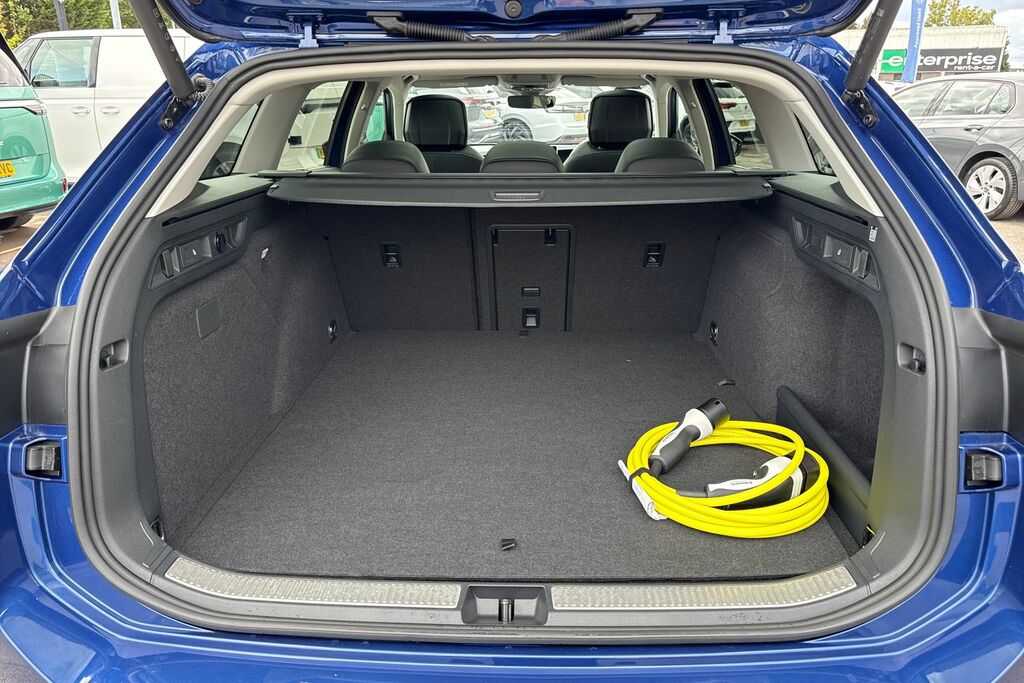 Volkswagen Passat 1.5 Etsi R-line Dsg 5 000 Miles #9