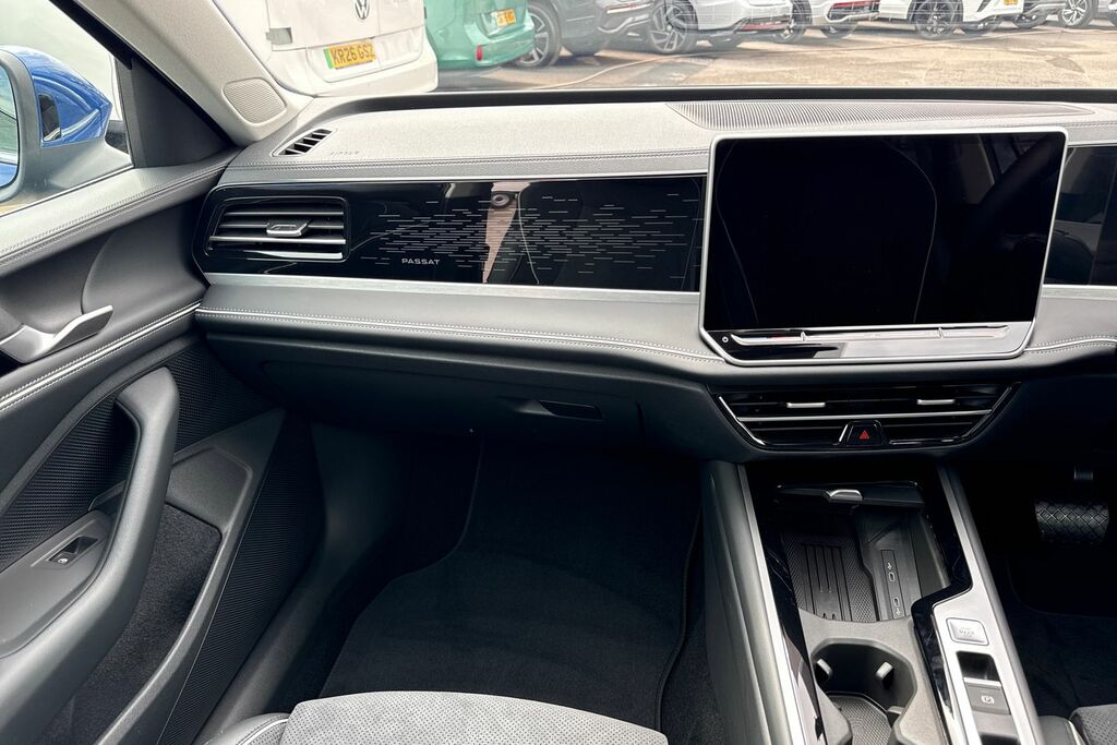 Volkswagen Passat 1.5 Etsi R-line Dsg 5 000 Miles #14