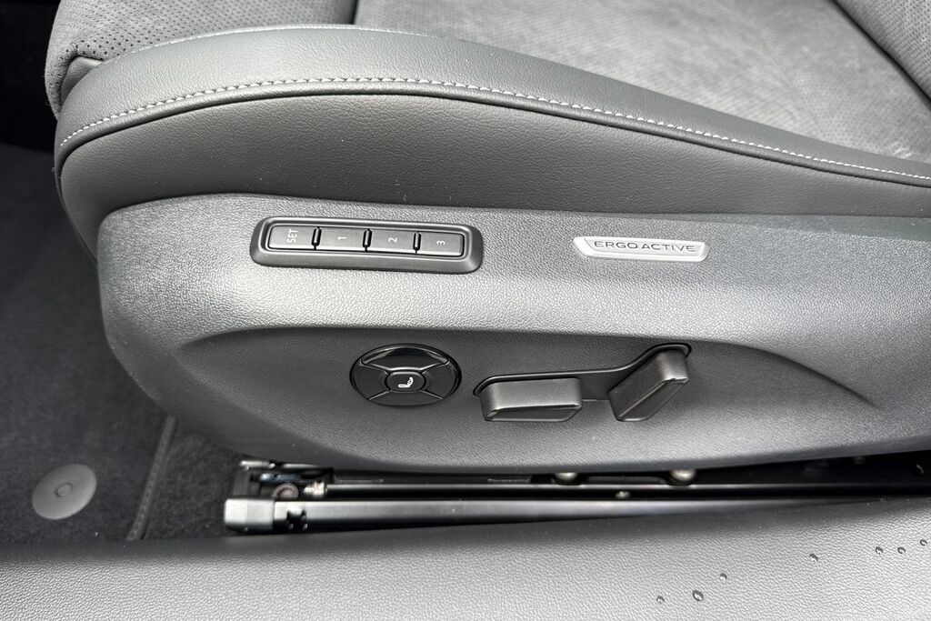 Volkswagen Passat 1.5 Etsi R-line Dsg 5 000 Miles #39