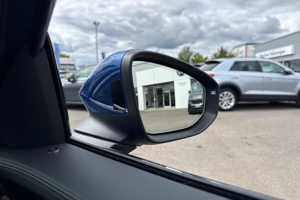 Volkswagen Passat 1.5 Etsi R-line Dsg 5 000 Miles #42
