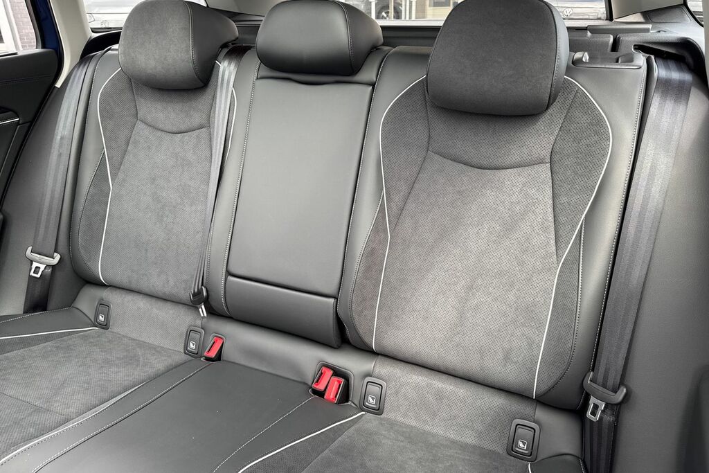 Volkswagen Passat 1.5 Etsi R-line Dsg 5 000 Miles #13