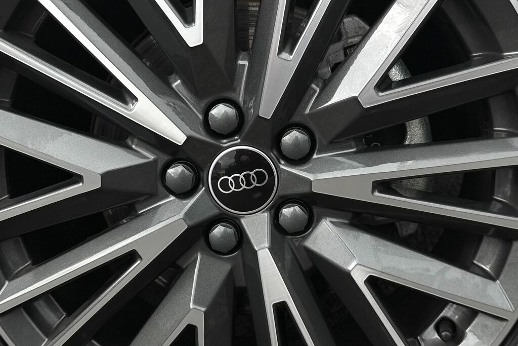 Audi Q3 35 Tfsi Black Edition S Tronic 20 Alloy 202 Black #24