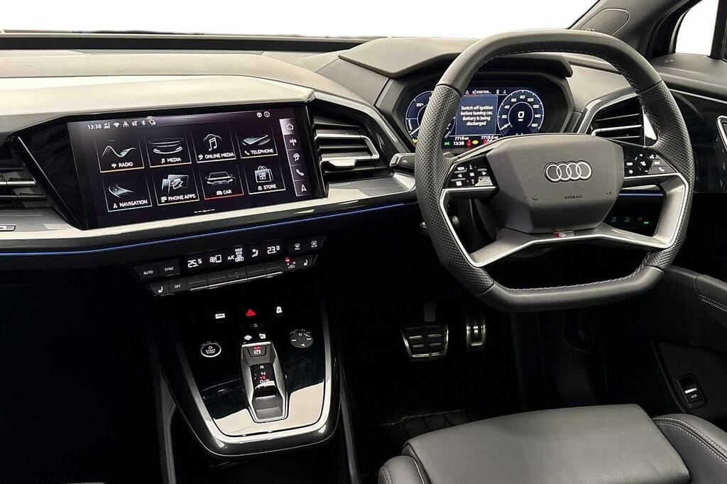 Audi Q4 E Tron Q4 Black Edition 45 E-tron 210,00 Kw Black #2