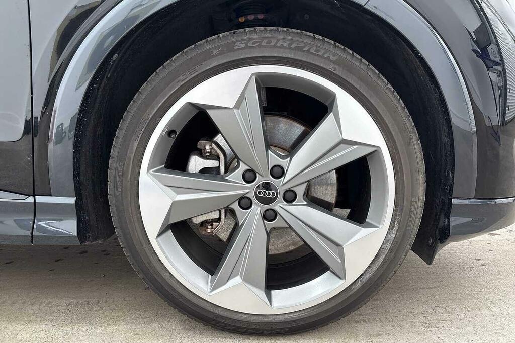 Audi Q4 E Tron Q4 Black Edition 45 E-tron 210,00 Kw Black #5