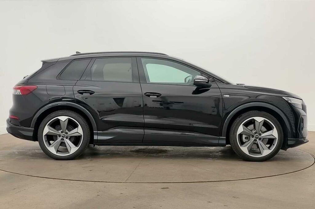 Audi Q4 E Tron Q4 Black Edition 45 E-tron 210,00 Kw Black #4