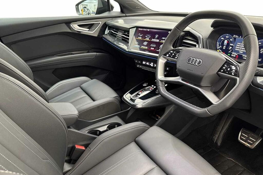 Audi Q4 E Tron Q4 Black Edition 45 E-tron 210,00 Kw Black #6