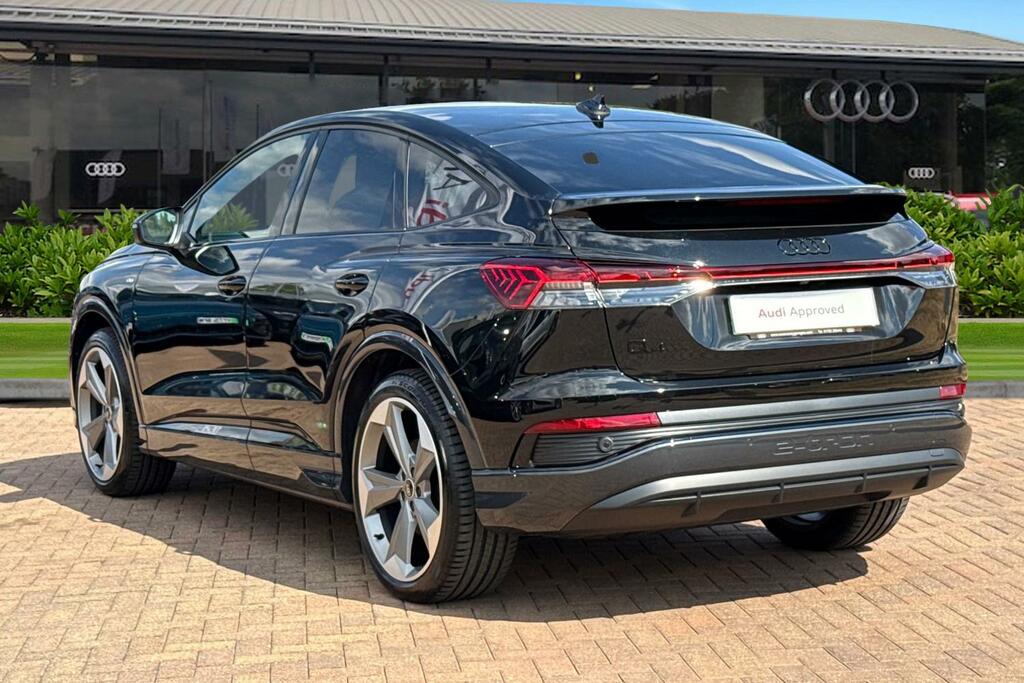 Audi Q4 E Tron Q4 Sportback Black Edition 45 E-tron 210,00 Kw Black #2