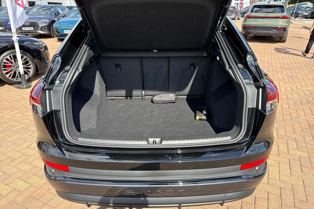 Audi Q4 E Tron Q4 Sportback Black Edition 45 E-tron 210,00 Kw Black #6