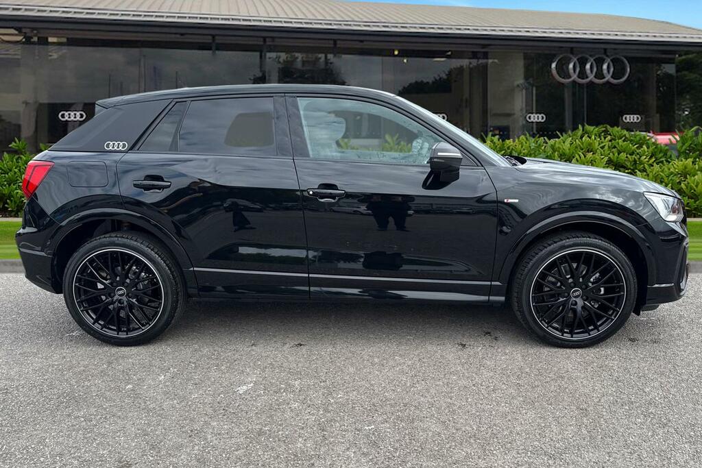 Audi Q2 Black Edition 35 Tfsi 150 Ps S Tronic Black #3