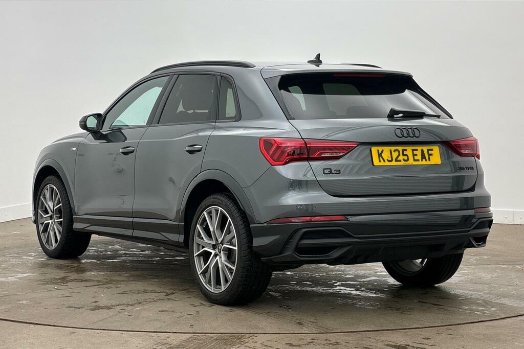 Audi Q3 Black Edition 35 Tfsi 150 Ps S Tronic Grey #3