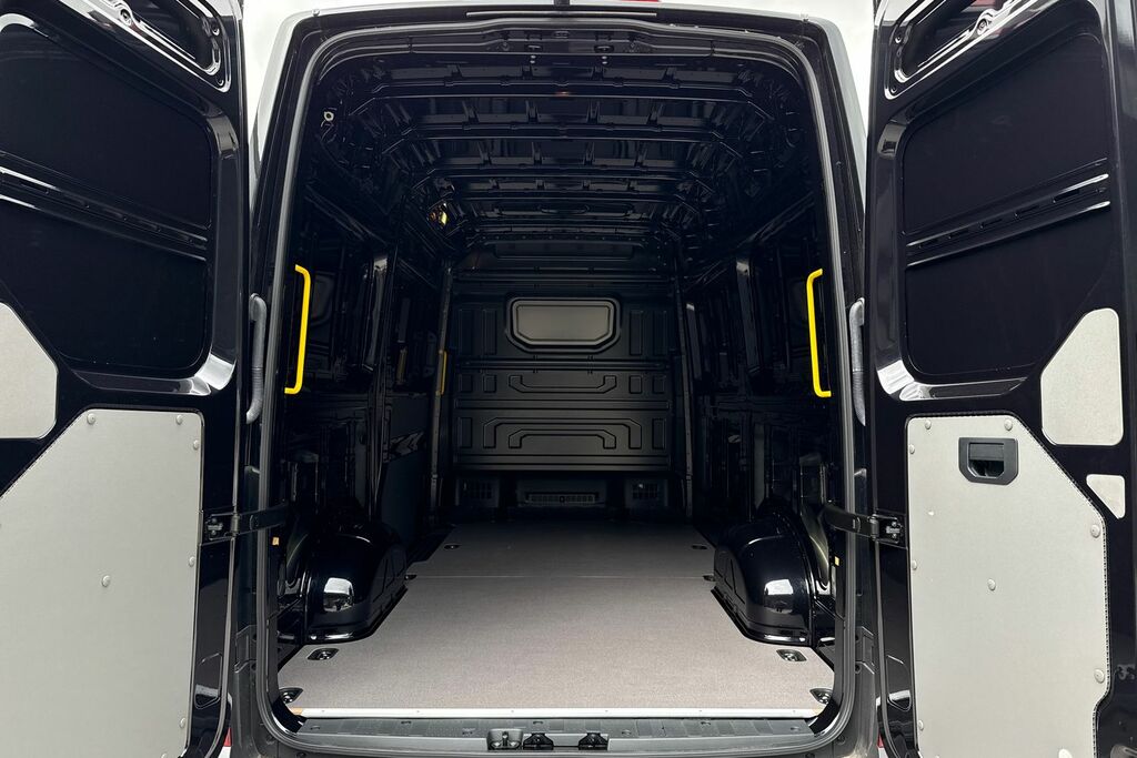 Volkswagen Crafter 2.0 Tdi 140Ps Commerce Plus High Roof Van Black #6