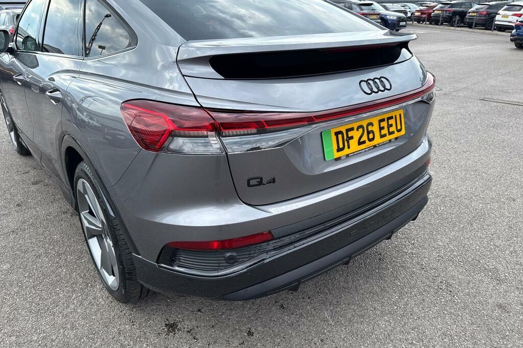 Audi Q4 E Tron 150Kw 40 63Kwh Black Edition Grey #5