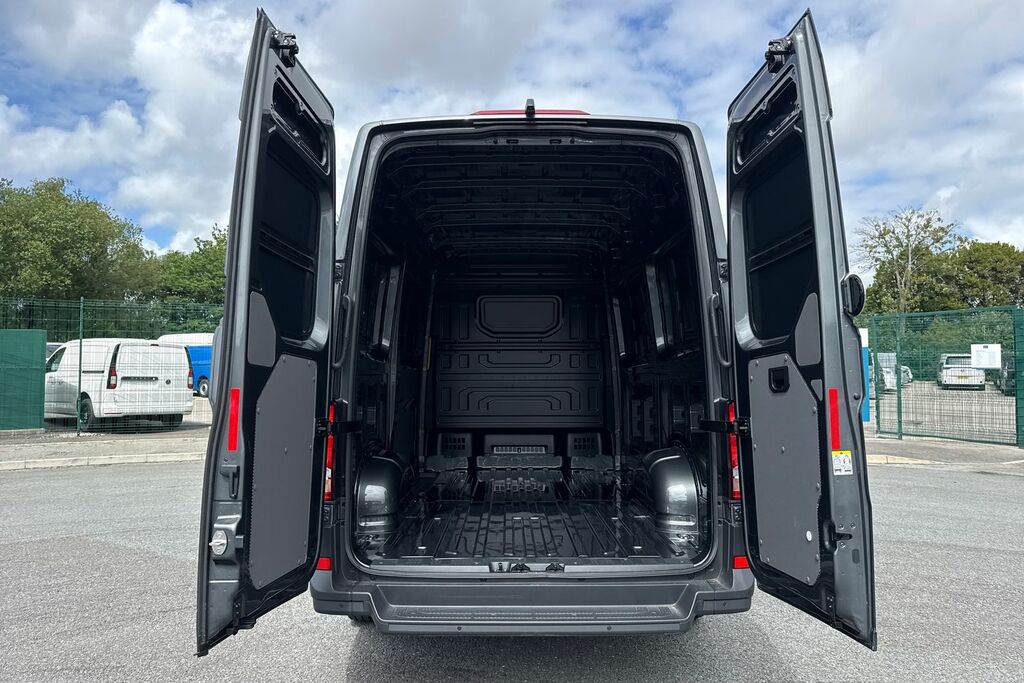 Volkswagen Crafter Cr35 Commerce Mwb 140 Ps Fwd - Bus Pack Rear Cam Grey #6
