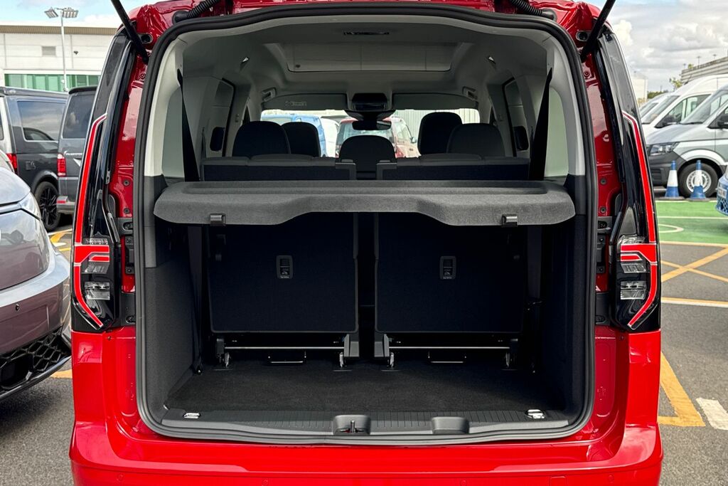 Volkswagen Caddy Maxi 2.0 Tdi 122Ps Style Edition Maxi 7 Seat Dsg 2026-D Red #6