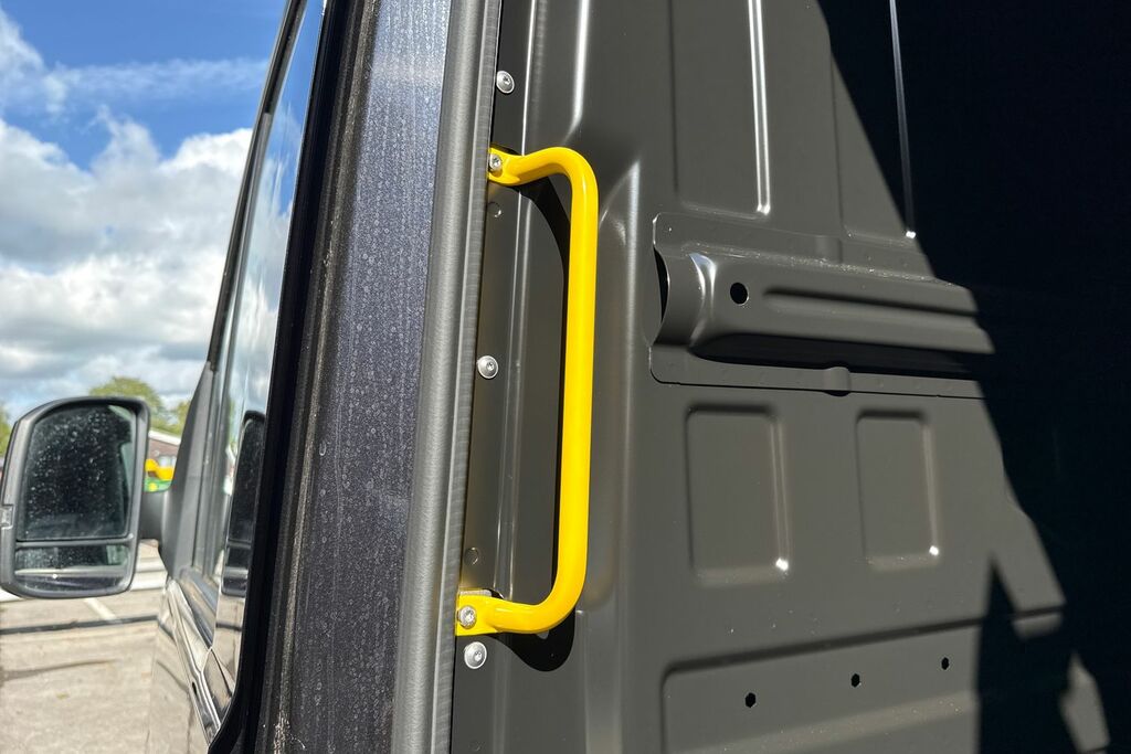 Volkswagen Crafter Cr35 Commerce High Roof 2.0 Tdi 140Ps White #36