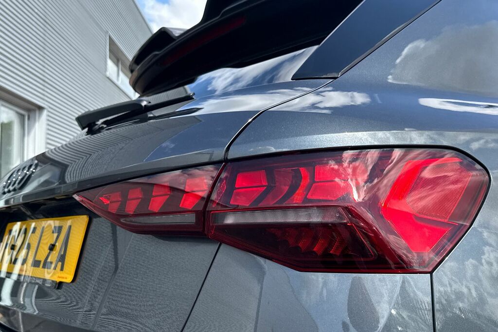 Audi RS3 2025 2.5 Tfsi Carbon Black Sportback S Tronic Quat Grey #7