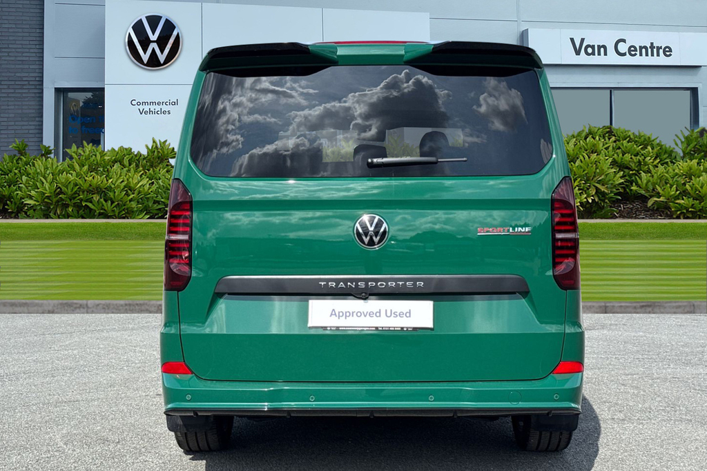 Volkswagen Transporter Sportline 2.0 Tdi 170 Sportline Kombi Van 5 Plus Green #4