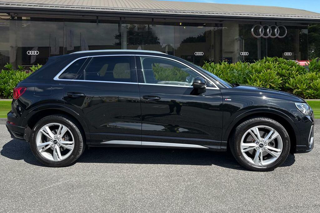 Audi Q3 S Line 40 Tdi Quattro 193 Ps S Tronic Black #3