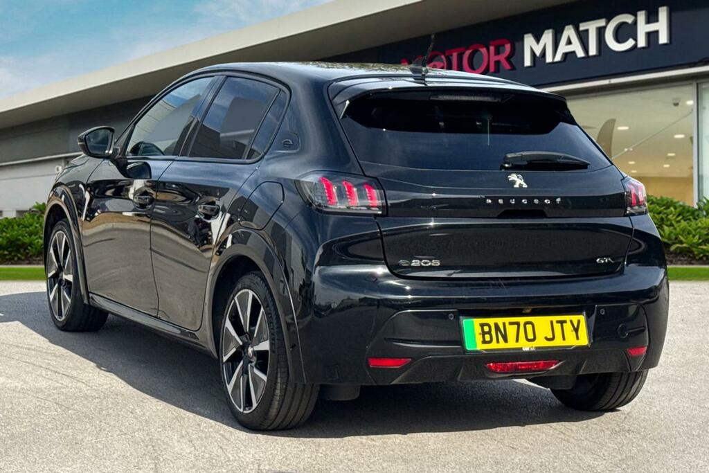 Peugeot e-208 50Kwh Gt Black #2