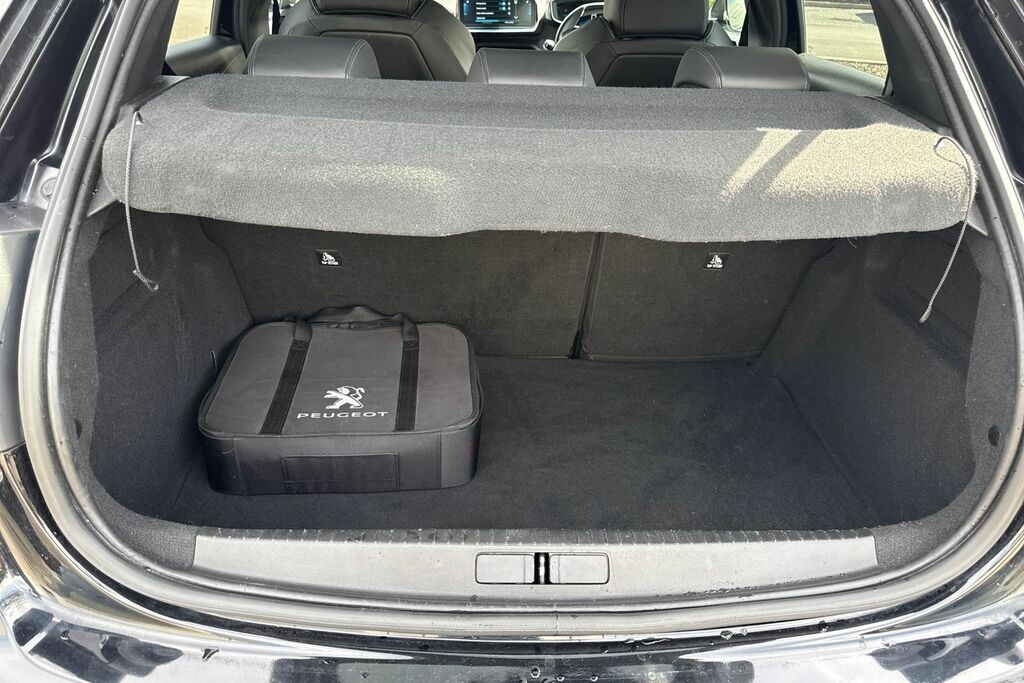 Peugeot e-208 50Kwh Gt Black #6