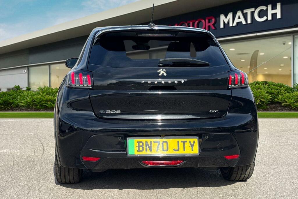 Peugeot e-208 50Kwh Gt Black #4
