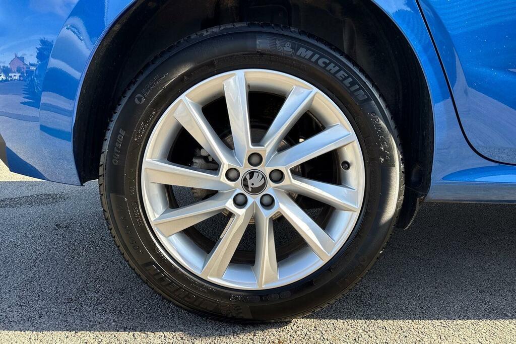 Skoda Kamiq 1.0 Tsi Monte Carlo Edition Red #22