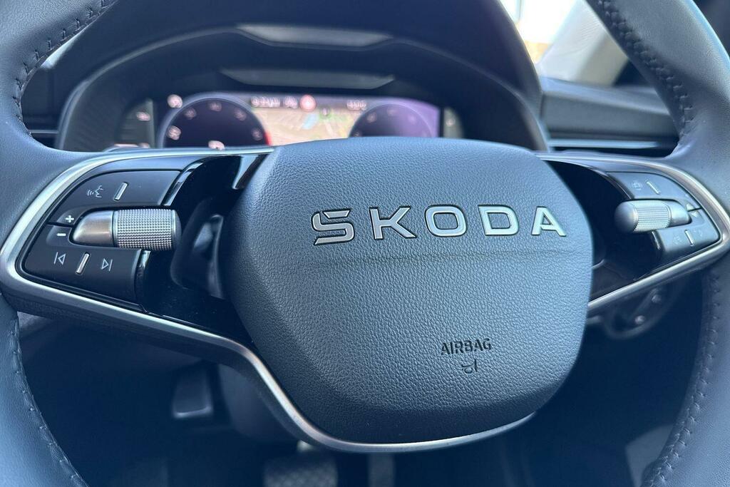 Skoda Kamiq 1.0 Tsi Monte Carlo Edition Red #39