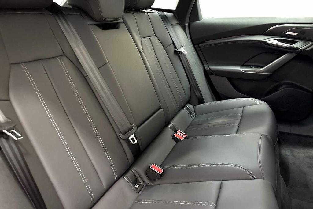 Audi A6 Avant Avant Sport E-tron 210,00 Kw Blue #4