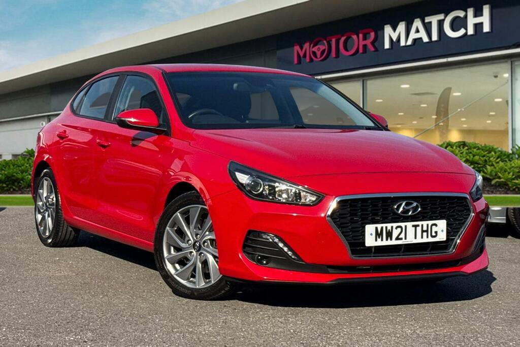 Hyundai I30 1.4 T-gdi Se Nav Fastback Dct Euro 6 Ss Red