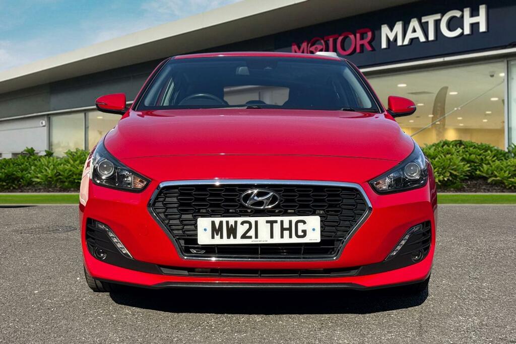 Hyundai I30 1.4 T-gdi Se Nav Fastback Dct Euro 6 Ss Red #5