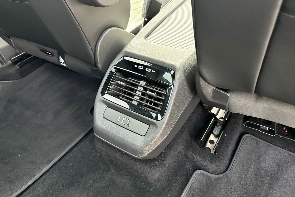 Volkswagen ID.5 210Kw Black Edition Pro 77Kwh Heat Pump, Infotain Blue #29