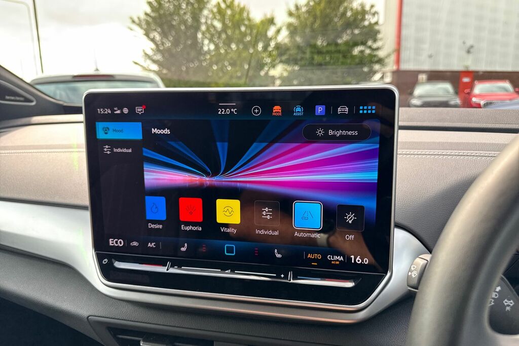 Volkswagen ID.5 210Kw Black Edition Pro 77Kwh Heat Pump, Infotain Blue #40
