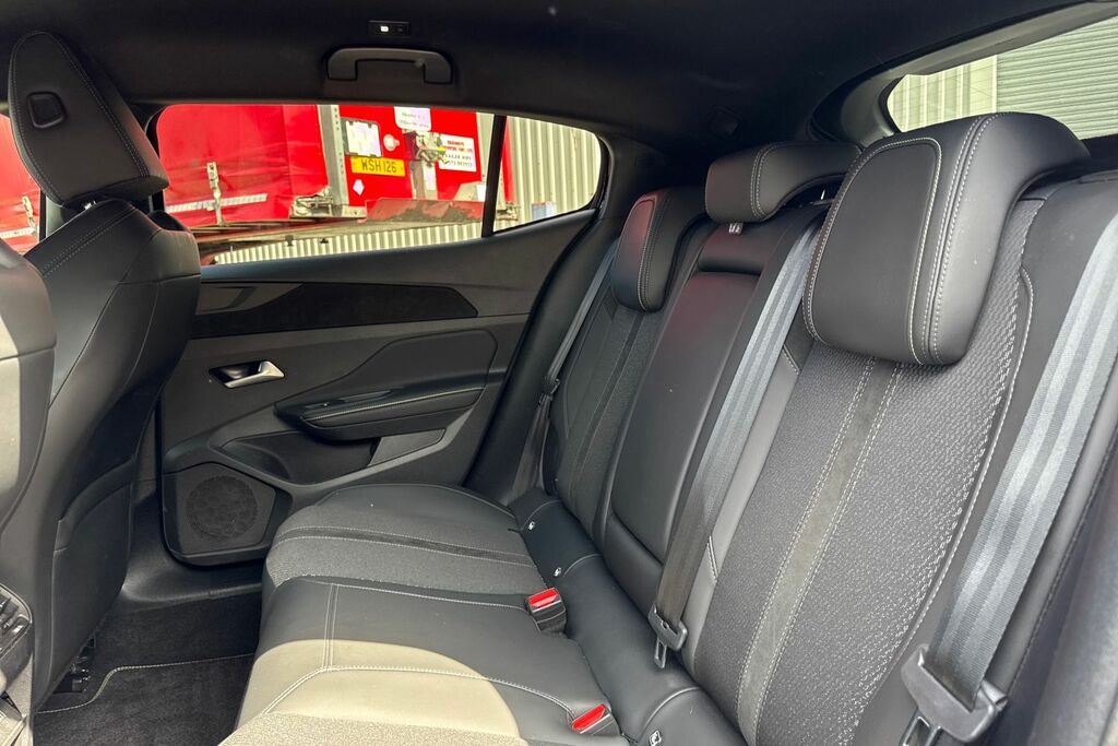 Peugeot 408 1.2 Hybrid 136 Gt E-dsc6 Blue #18