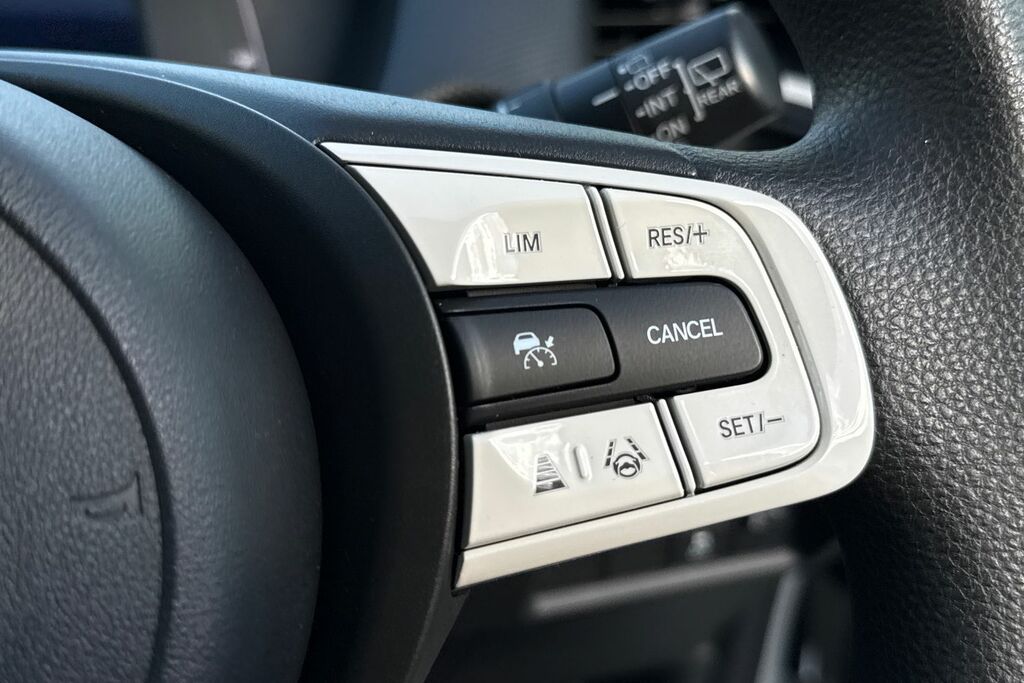 Honda Jazz 1.5 I-mmd Hybrid Crosstar Ex Ecvt Red #32