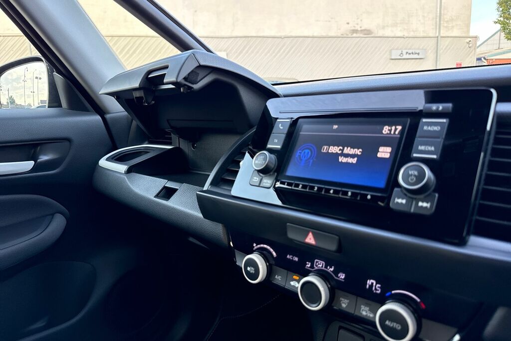 Honda Jazz 1.5 I-mmd Hybrid Crosstar Ex Ecvt Red #41