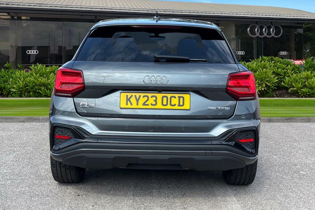 Audi Q2 Black Edition 35 Tfsi 150 Ps S Tronic Grey #4