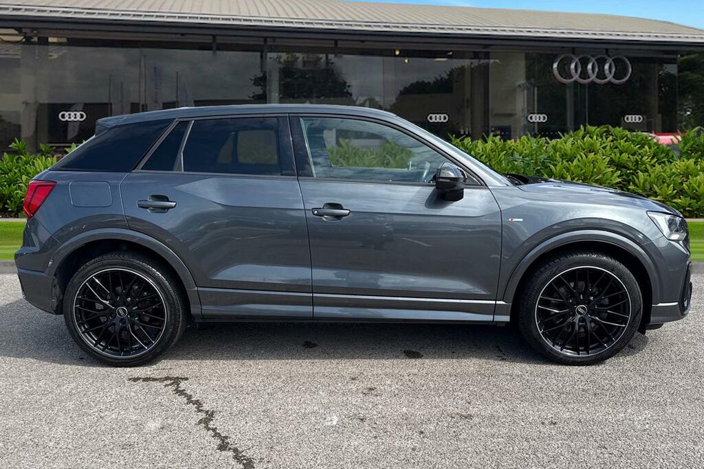 Audi Q2 Black Edition 35 Tfsi 150 Ps S Tronic Grey #3