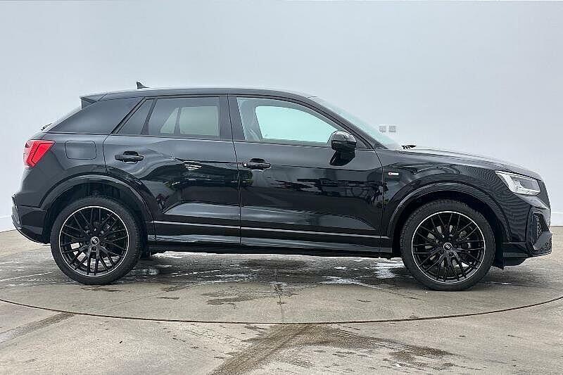 Audi Q2 35 Tfsi Black Edition S Tronic Black #3
